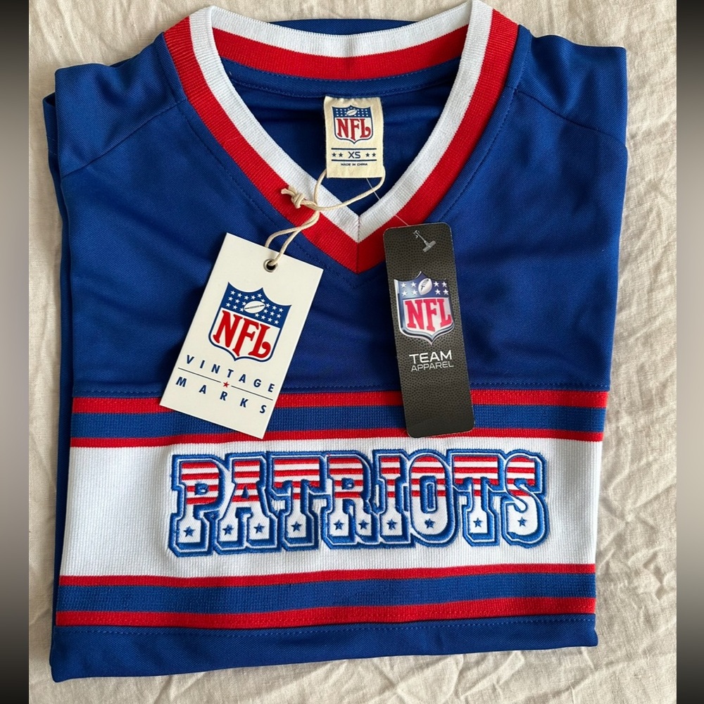 NWT NFL Patriots Logo basketball jersey unisex - XS